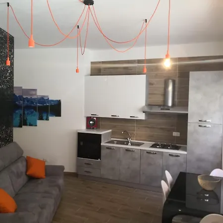 Orange House アパート *